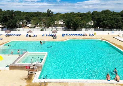 Piscine au camping La Pointe