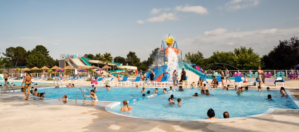 Piscine extérieure du camping Les Dunes de Contis