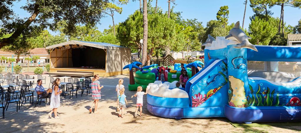 Activité jeux gonflables enfants au Bois Dormant