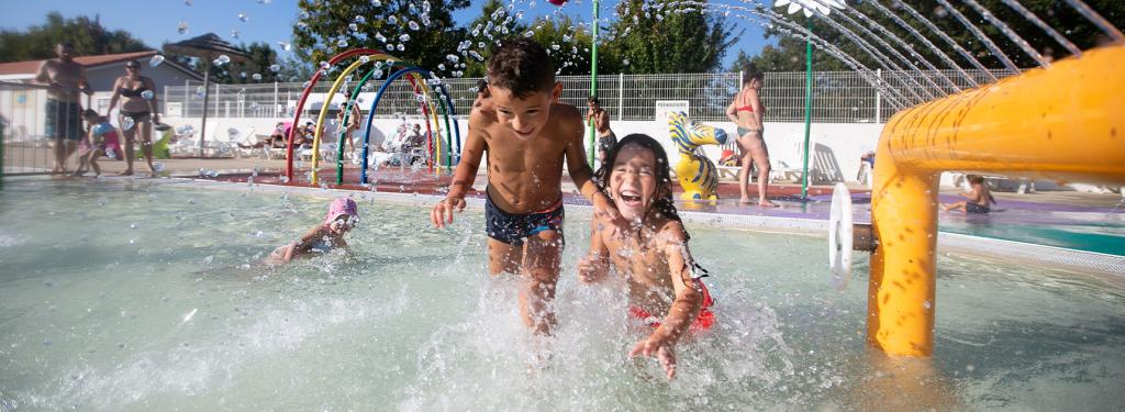 Piscine du camping Le Pipiou